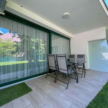 Villa Bauhaus Wellness Apartman Fsz. 1 シオーフォク エクステリア 写真